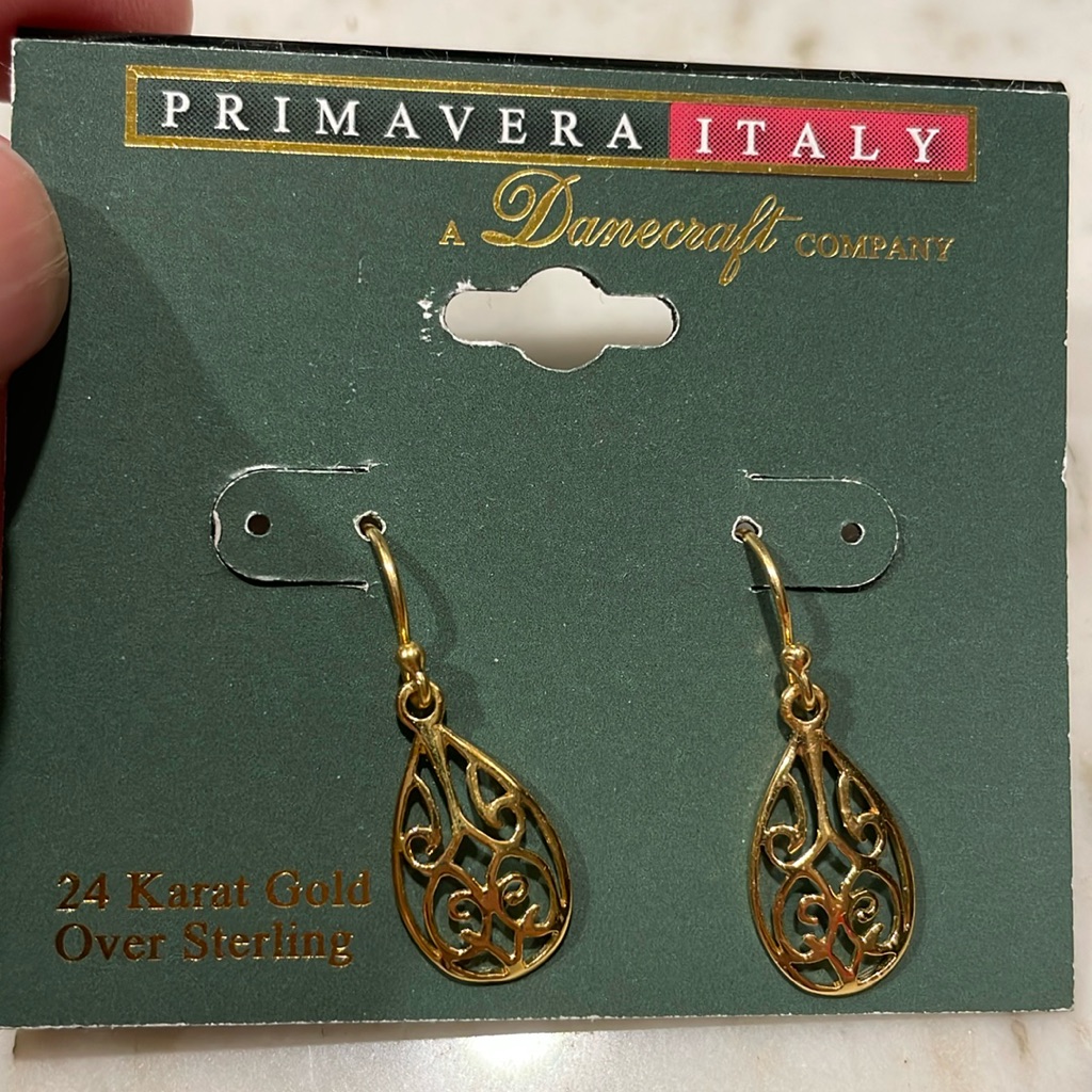24 Karat Gold Over Sterling Filigree Dangle Pierced Earrings Brand New 24 Karat Gold Over Sterling Filigree Dangle Pierced Earrings Brand New